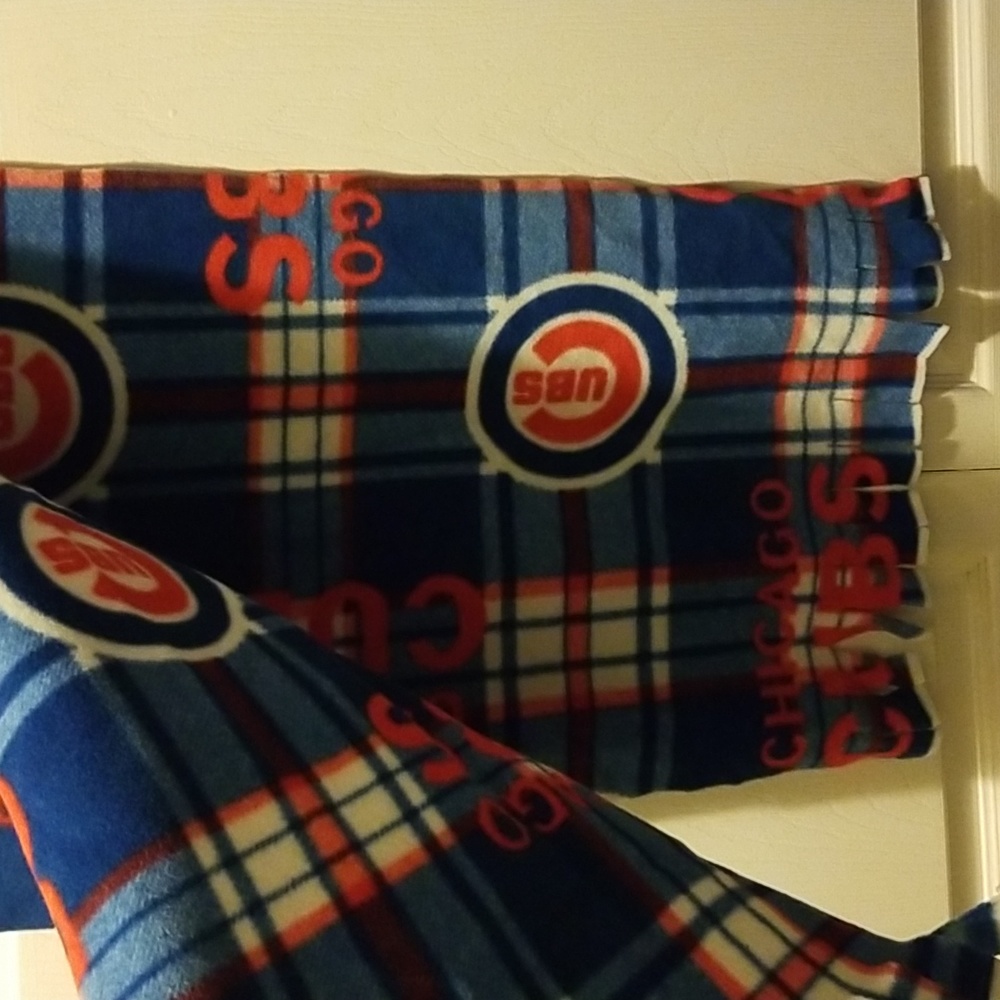 Chicago Cubs Scarf - Picture 4 of 5